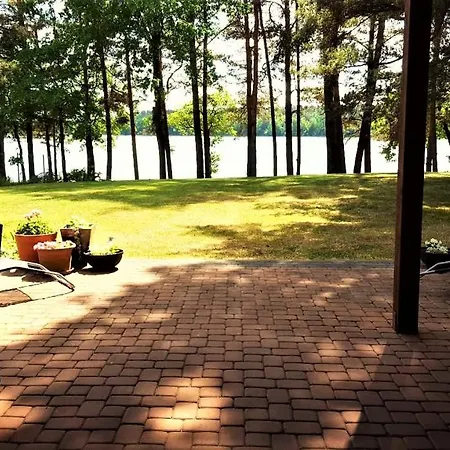 Holiday home Jw Mazury Wakacyjne Nad Jeziorem Dom Kormoran *